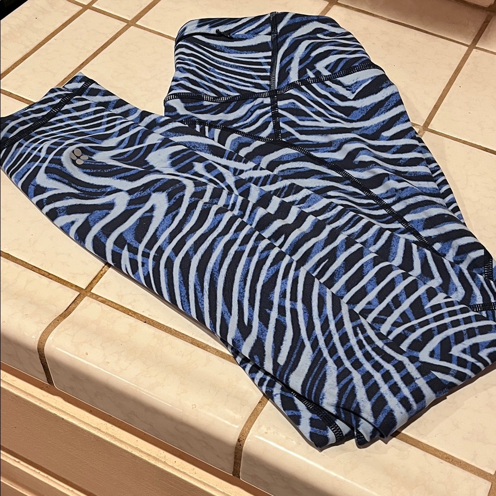 Sweaty Betty Blue Zebra Print Leggings only worn once.